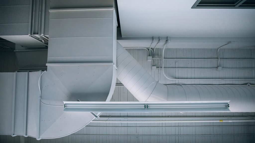 Exposed ceiling ductwork.