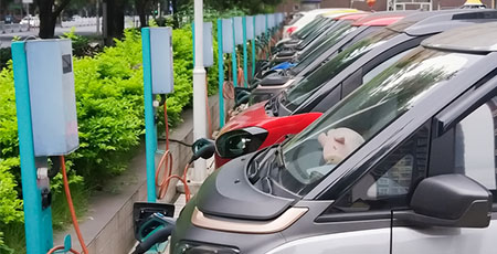 Parked electric vehicles charging