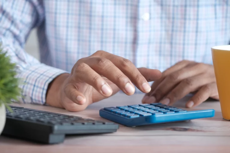 Estimating the cost of an energy project.